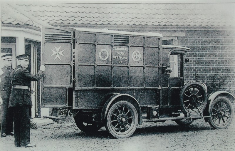 North Walsham's First Ambulance - 1927 1-min.jpg